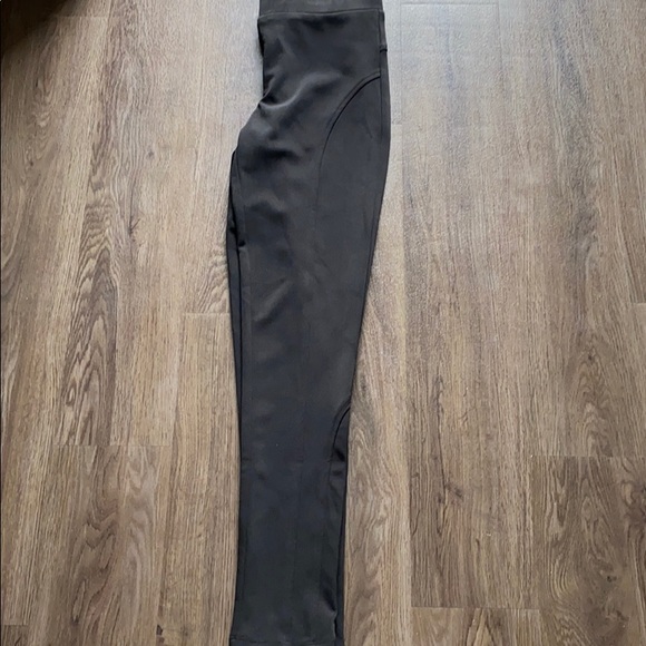 Frank Lyman Design Black Structured Leggings - Picture 2 of 10